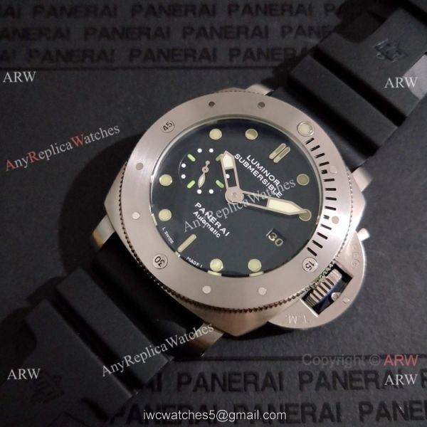 Copy Panerai Submersible Rubber Strap Black Dial PAM305 Men Watch