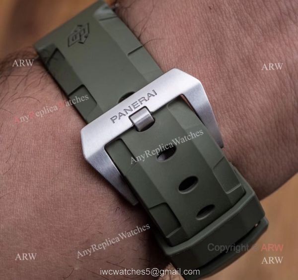 VS Factory New Panerai Submersible PAM01055 Verde Militare 42mm Green Dial Swiss Replica Watches
