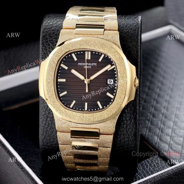 Copy Patek Philippe Nautilus Frosted Gold Watch with Luminous Dial Markers