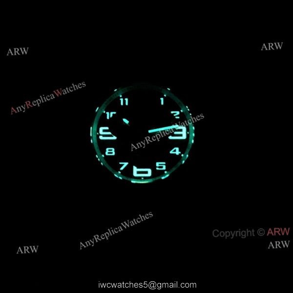New Breitling Endurance Pro 44mm White Rubber Band Quartz Watch Best Copy