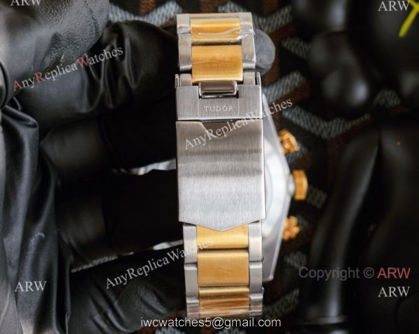 Solid Black Tudor Heritage Black Bay Replica Watches 42mm Automatic