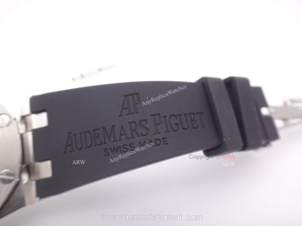 Replica Audemars Piguet Royal Oak Offshore Diamond Watch Black Dial Rubber Strap