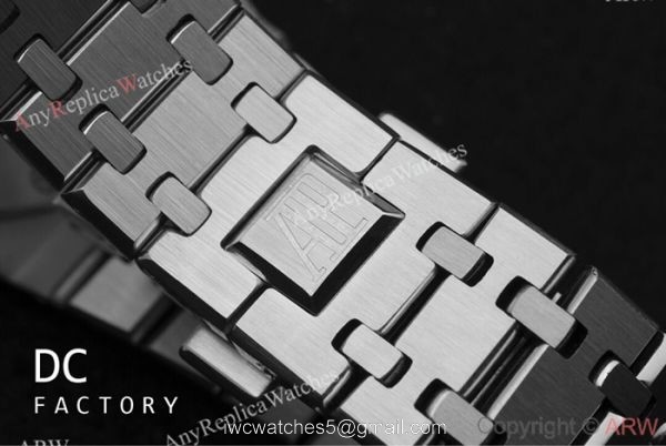 Replica Audemars Piguet Royal Oak Jumbo Extra Thin 39MM Watch Stainless Steel Blue Face