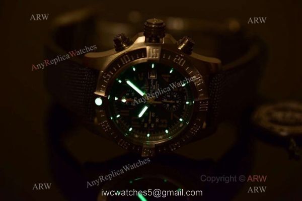 Swiss Replica Breitling Avenger Bandit Valjoux7750 Watch Military Watch strap