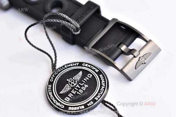 AAA Grade Breitling Superocean Swiss 2824 Watch Replica SS Black Bezel