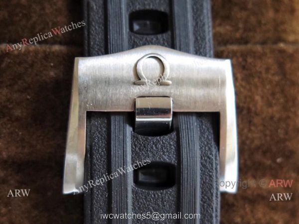 (OM)Swiss Omega Seamaster Diver 300m Omega 8800 Movement watch Black Dial Black Rubber Strap