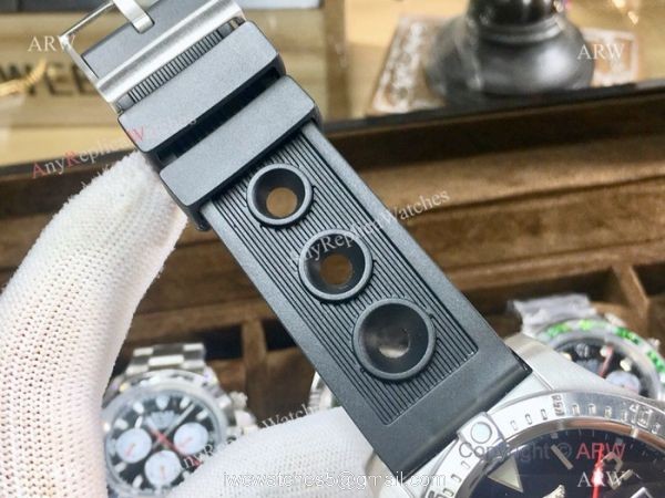 Swiss Quality Replica Breitling Watch Avenger II Seawolf SS Case Arabic Markers