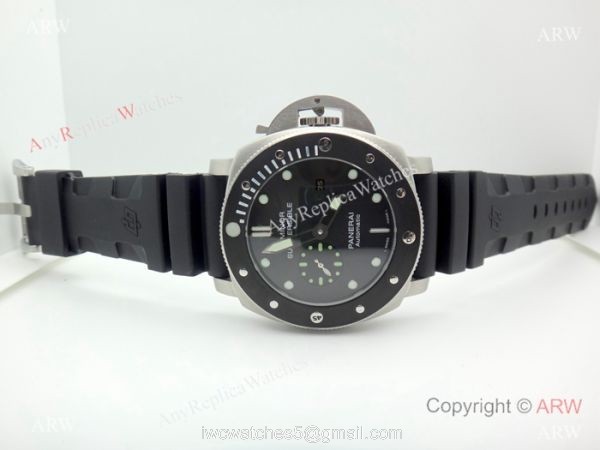 Copy Panerai Luminor Submersible SS Black Rubber Watch PAM 682