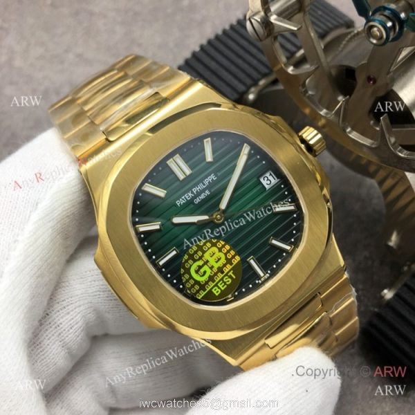 GB Factory Swiss Cal.324 Replica Patek Philippe Nautilus Green Dial Watch