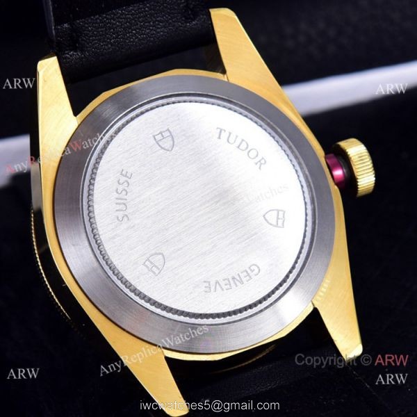 Clone Tudor Heritage Black Bay 41mm Watches Black Leather Strap Green Bezel